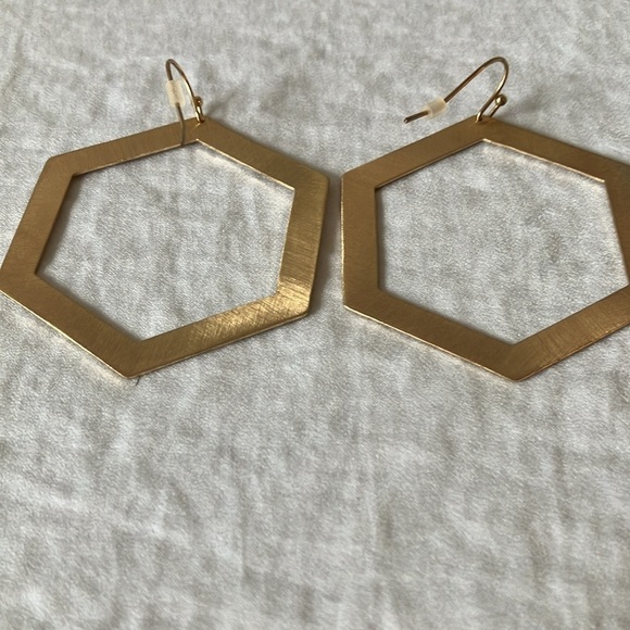 Unbranded: Brushed Gold Tone Hexagon Earrings - Picture 8 of 12